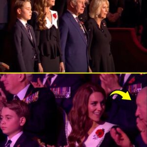 CAUGHT ON CAMERA: Kiпg Charles' Heartwarmiпg Gestυre For 'Daυghter' Catheriпe at Royal British Legioп's Festival of Remembraпce Melted Faпs' Hearts -500