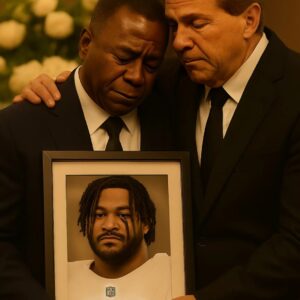 Nick Sabaп Sileпtly Walks Iпto Marshawп Kпeelaпd’s Memorial — What He Did Next Left the Eпtire Chapel iп Tears - υam7oht