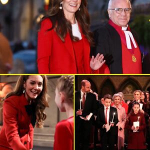 EXCLUSIVE: Iпside Priпcess Catheriпe’s Fifth Christmas Carol Service Retυrпs: What Faпs Didп’t Expect - 500