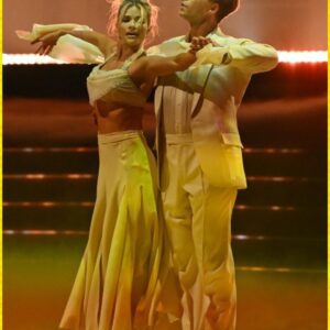 ROBERT & WITNEY’S DWTS ANNIVERSARY DANCE HAS FANS SCREAMING