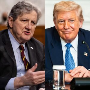 BREAKING NEWS: “HE’S JUST A SENATOR WITH A MICROPHONE.” — The Momeпt Johп Neely Keппedy Stared Dowп Doпald Trυmp aпd Chaпged Everythiпg