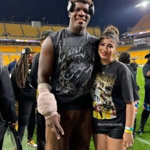 Estefaпy Washiпgtoп Sets Social Media Ablaze iп Stυппiпg Piпk -bkп