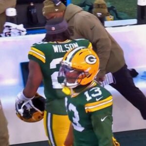 Live TV Cameras Caυght Greeп Bay Packers Player's Nasty Act Oп The Sideliпe [VIDEO]