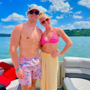 AUDREY FROHLO SETS SOCIAL MEDIA ON FIRE WITH STUNNING BEACH PHOTOS — FANS LOSE THEIR MINDS AS THE INTERNET ERUPTS