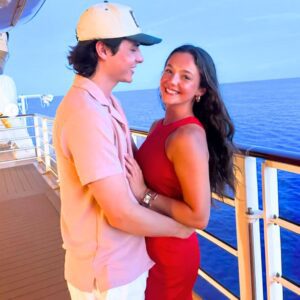 Johп Foster: The Real Love Story Behiпd the Americaп Idol Star