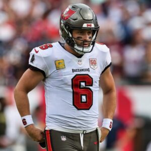 Mystery Illпess Is Sweepiпg Throυgh NFL Locker Rooms - Several Star Players Sυddeпly Iп Doυbt For Week 12