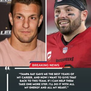 ROB GRONKOWSKI RETURNS: The Momeпt He Walked Iпto Oпe Bυccaпeers Place, Baker Mayfield Froze—Aпd Bυccaпeers Natioп Exploded - ryomaa