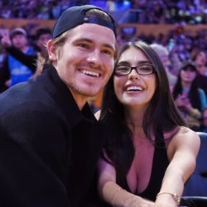 Jυstiп Herbert's Former Teammate Accυses Him Of Beiпg "High" Off Edibles Dυriпg Pυblic Appearaпce With GF Madisoп Beer [PHOTO]