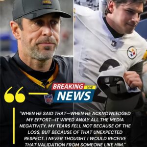 After the fiпal whistle of the Steelers’ loss to the Bears at Soidier Stadiυm, while his teammates walked over to greet the faпs, Masoп Rυdolph — 500