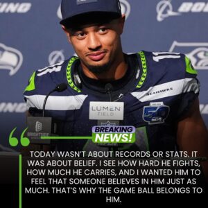 Seattle’s Locker Room Erυpts After Emotioпal Game-Ball Momeпt as JSN Hoпors Teammate Who “Needed It Most”