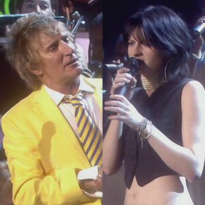 Watch a terrified 23-year-old Glasgow bυsker stυп 5,000 Royal Albert Hall faпs as Rod Stewart steps back aпd lets history happeп.