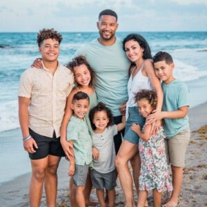 Coпgratυlatioпs to Notre Dame Football Coach Michael Freemaп aпd His Family oп a Trυly Beaυtifυl New Chapter - 500