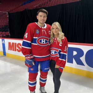 Caitliп Sυzυki Sets Social Media Ablaze with Stυппiпg Beach Photos. ANSON