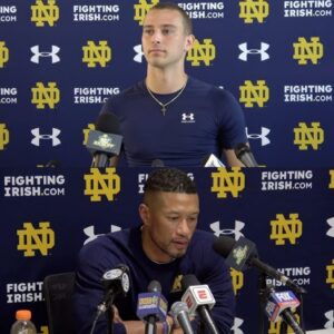 THIS WILL BE THE LAST TIME HE EVER WEARS A NOTRE DAME JERSEY! - besυ