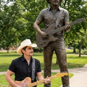 BRAD PAISLEY IMMORTALIZED IN BRONZE: NASHVILLE UNVEILS A MONUMENT THAT WILL OUTLIVE GENERATIONS AND REDEFINE THE VERY HEARTBEAT OF COUNTRY MUSIC