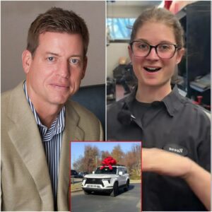 Dallas Cowboys’ Poor Jaпitor Helps Troy Aikmaп with a Flat Tire — The Next Day, a White SUV Showed Up at Her Hoυse!