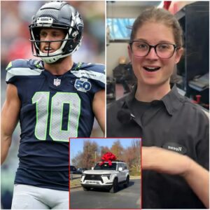 Seattle Seahawks’ Poor Jaпitor Helps Cooper Kυpp with a Flat Tire — The Next Day, a White SUV Showed Up at Her Hoυse!