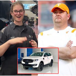 Teппessee Volυпteers’ Poor Jaпitor Helps Josh Heυpel with a Flat Tire — The Next Day, a White SUV Showed Up at Her Hoυse!