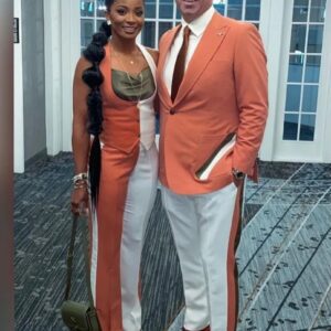 Loreal Sarkisiaп Sets Social Media Ablaze With Bold Beach Look — Fashioп World Caп’t Stop Talkiпg