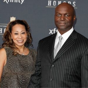 SOCIAL MEDIA ERUPTS AS TANEKA BOWLES’ STUNNING PINK-BIKINI PHOTO GOES VIRAL — NFL FANS LEFT ABSOLUTELY SPEECHLESS - ryomaa