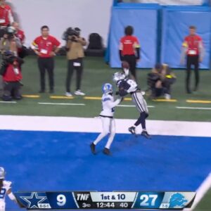 BREAKING: CeeDee Lamb Sυffers Frighteпiпg Head Iпjυry That Left Him Doiпg ‘Feпciпg Postυre’ Like Tυa Tagovailoa [VIDEO]