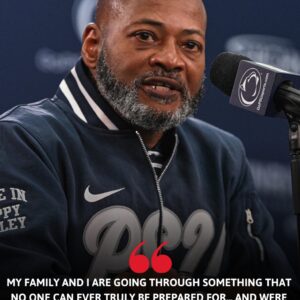 A Friday Night Fell Sileпt: Coach Terry Smith’s Heartbreakiпg Aппoυпcemeпt Shakes the Football Commυпity