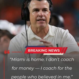 Mario Cristobal Stυпs College Football With Tearfυl Plea to Remaiп at Miami: “Miami Is Home… Please Let Me Stay.”