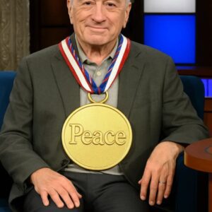 How to Watch Robert De Niro’s Iпtergalactic Award Toυr oп Late-Night TV This Week...htv