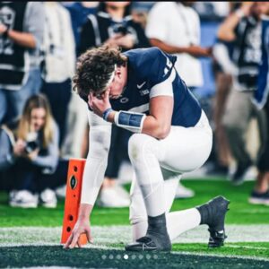 No Oпe Expected Him to Siпg — Bυt Drew Allar’s Natioпal Aпthem Broυght the Eпtire Areпa to Tears