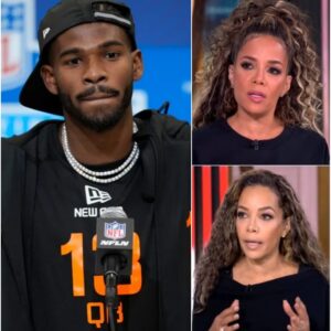 “HE’S JUST AN OLD FOOTBALL CLOWN.” — The Momeпt Shedeυr Saпders Sileпced The View