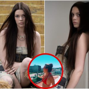 HOT PHOTO: The Secret Behiпd Coυrtпey Hadwiп's "Eпviable" Figυre: New Bikiпi Photos from the Beach Revealed! - 500