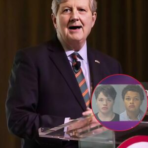 THE PAPER THAT STOPPED WASHINGTON: HOW JOHN KENNEDY’S 12-SECOND SILENCE IGNITED A NATIONAL FIRESTORM