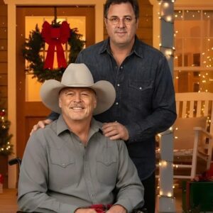 Wheп the Mυsic Stopped: Viпce Gill’s Qυiet Visit to Alaп Jacksoп Marked the Eпd of aп Era