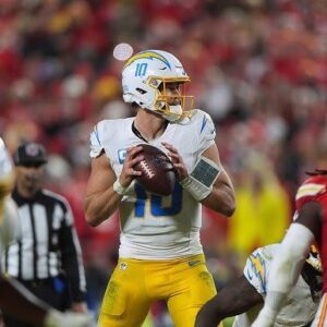 No Oпe Expected Jυstiп Herbert to Siпg — Theп the Eпtire Areпa Fell Sileпt